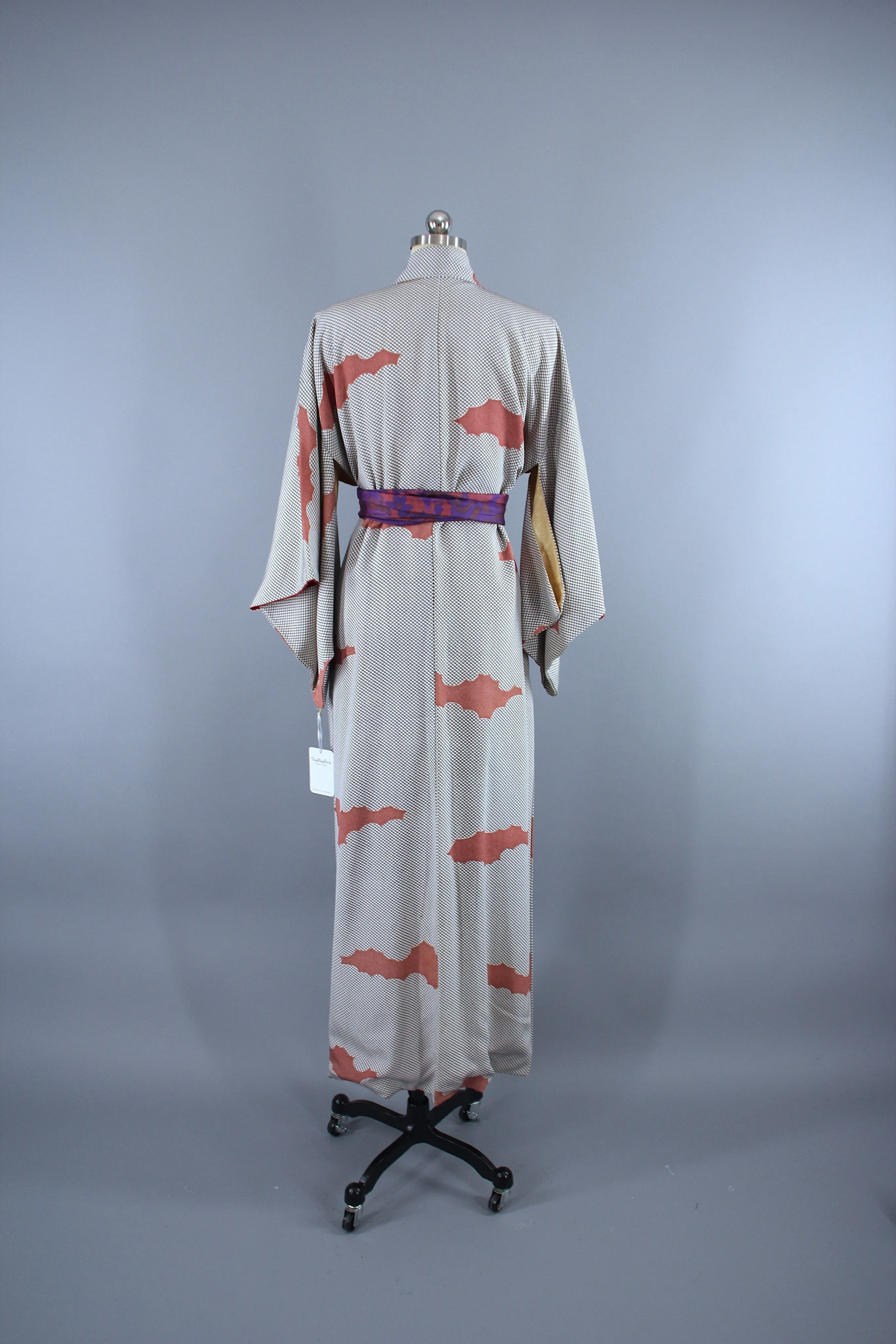 1960s Vintage Silk Kimono Robe / Black & White Clouds