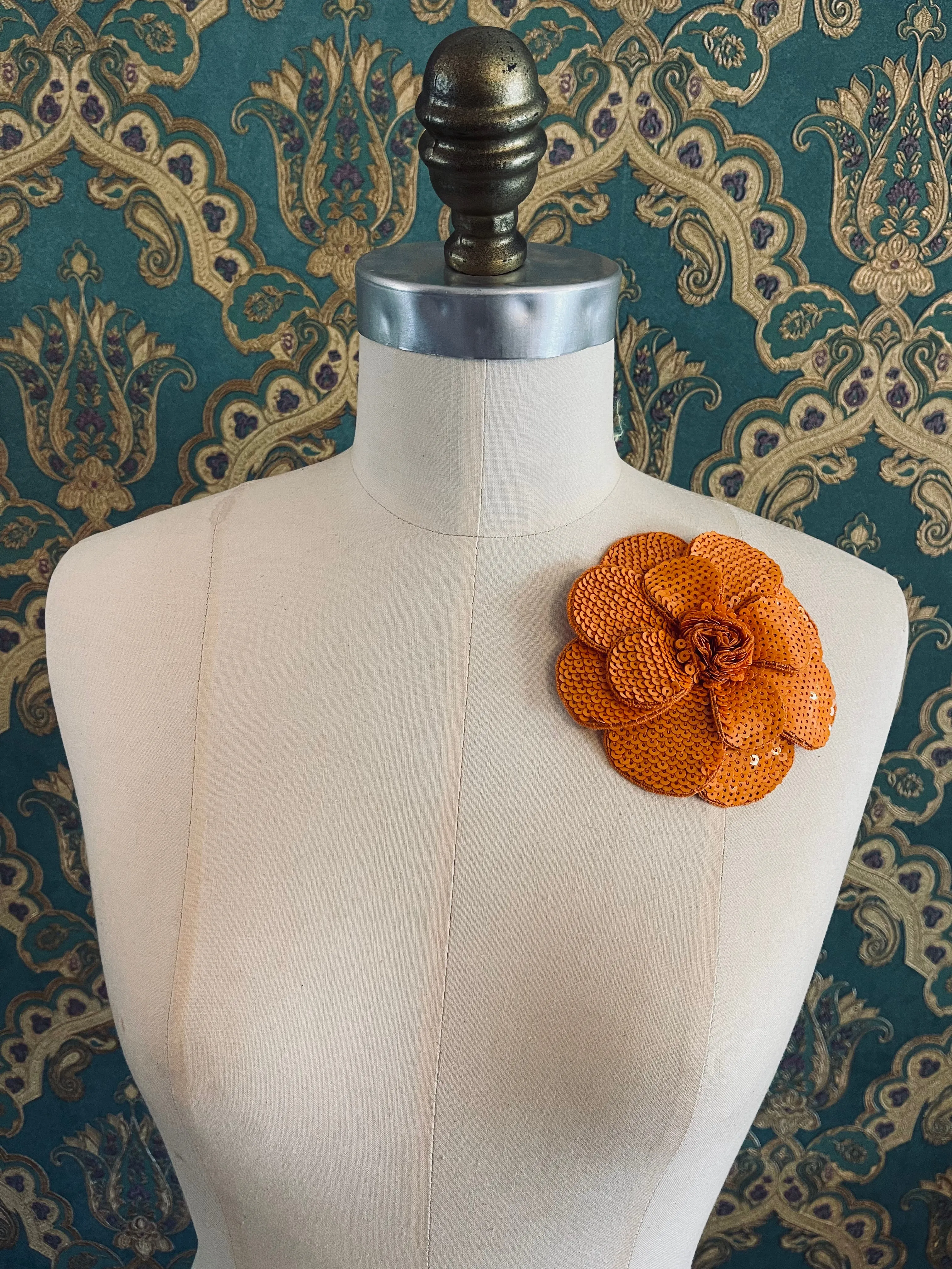 Scintillante Flower Brooch