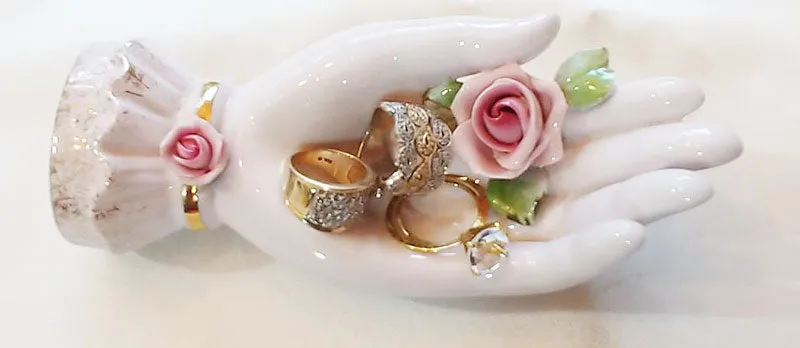 *VINTAGE '60s LEFTON CHINA CO. HAND PAINTED PORCELAIN RING & JEWELRY HOLDER ADORNED WITH A ROSE